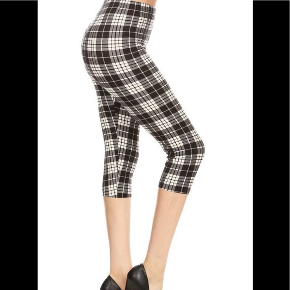 New black and white plaid capri Peachskin